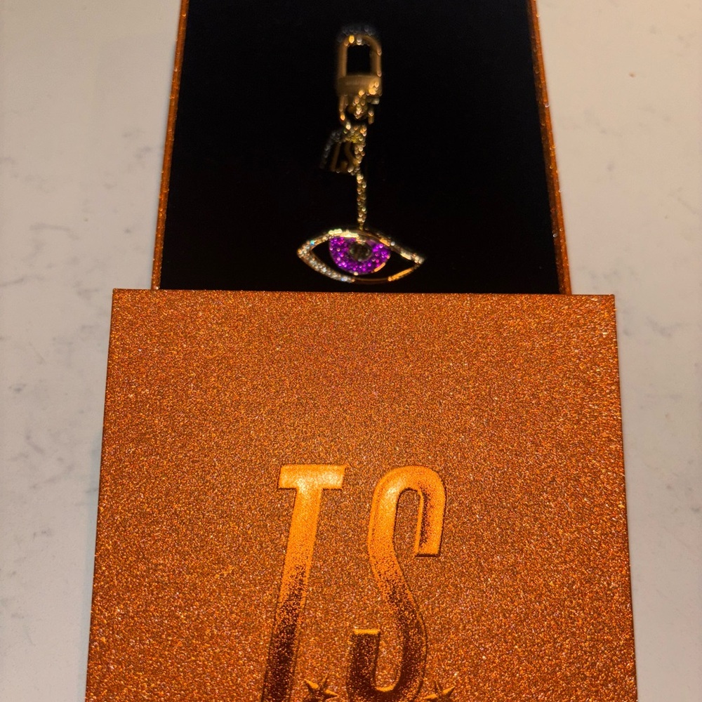 Taylor Swift violet eye charm key chain with box